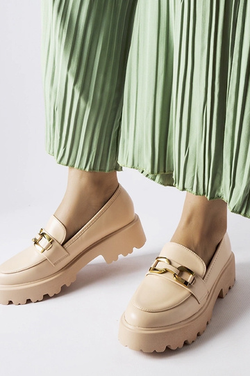 Mocassins beiges pour femme ornés d'une boucle Piazzo