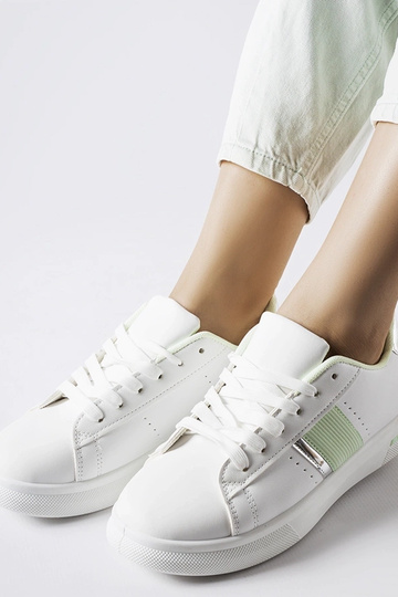 Chaussures de sport... 2