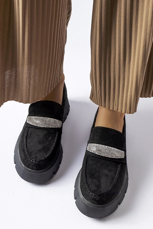 Schwarze Mokassins mit massiver Sohle... Schwarze Mokassins mit massiver Sohle...