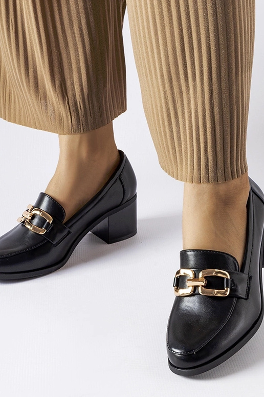 Schwarze klassische Loafer mit... Schwarze klassische Loafer mit...