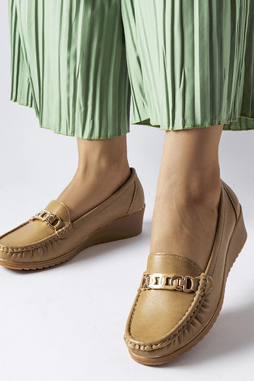 Brune loafers med kilespænde fra Lerino