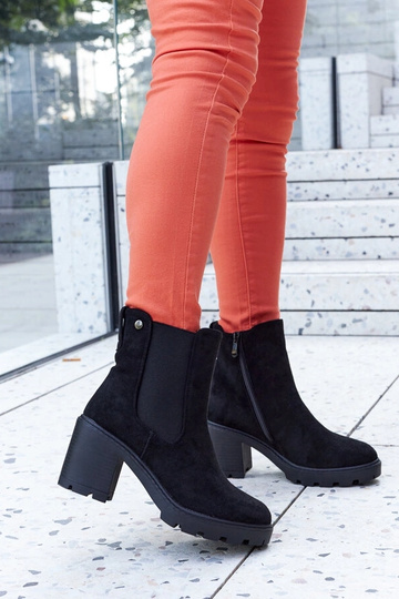 Bottes isolées noires en daim artificiel avec talon Caio