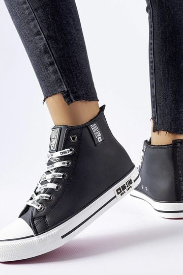 Baskets noires isolées Big Star KK274598 2