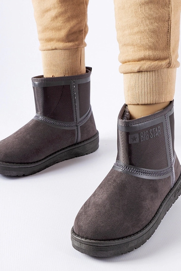 Bottes de neige violettes...