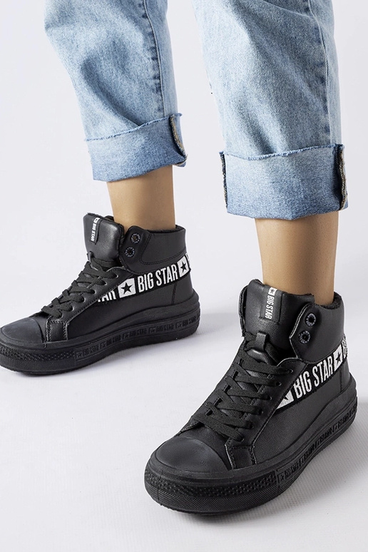 Schwarze isolierte Sneakers Big Star...