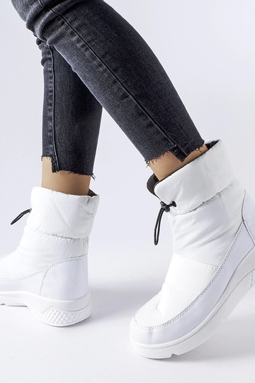 Bottes de neige isolées... 2