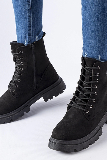 Schwarze isolierte Stiefel,...