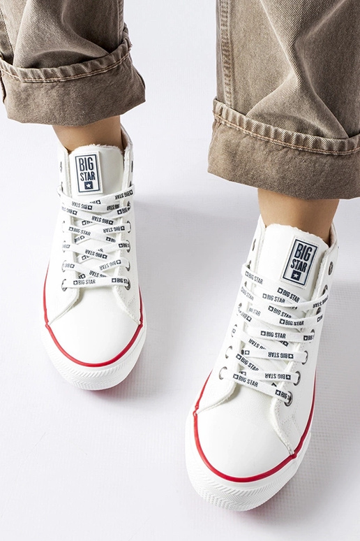 Baskets isolées blanches Big Star...