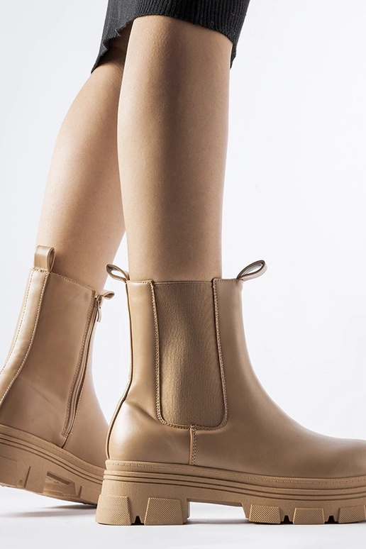 Beige ankelstøvler på Placido platformen