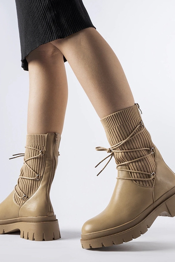 Beige Sockenstiefel mit...