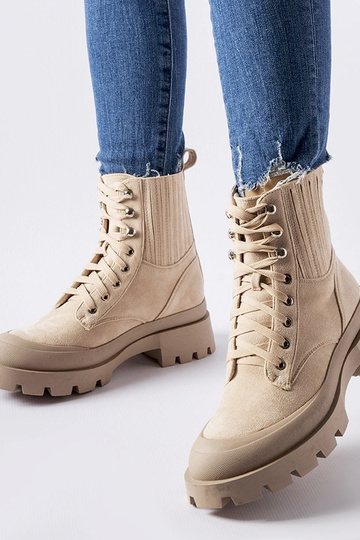 Beige boots van eco-suède,...