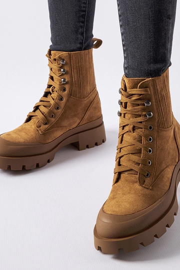 Bottines en éco-suède...