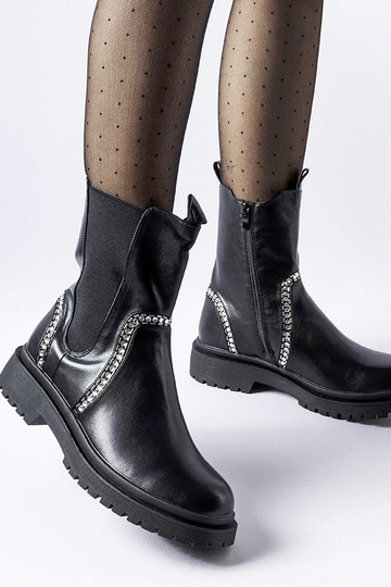 Schwarze Stiefeletten...