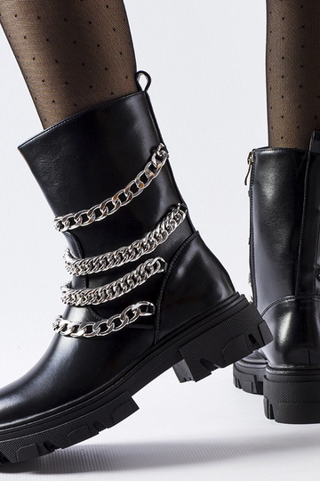 Sorte ankelstøvler med...