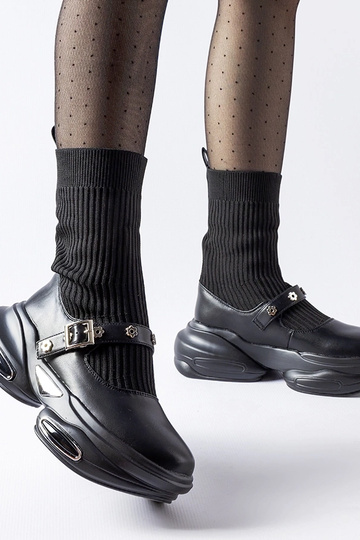 Bottes chaussettes noires... 2