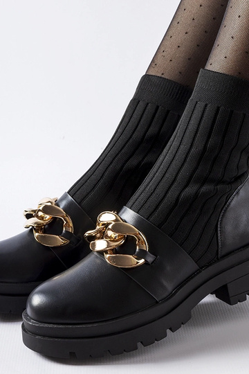 Schwarze Sockenstiefeletten... 2