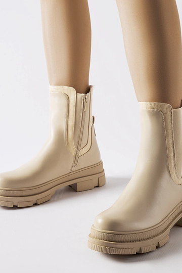 Beige trekking schoenen op...