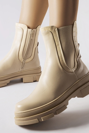 Beige trekking schoenen op... 2