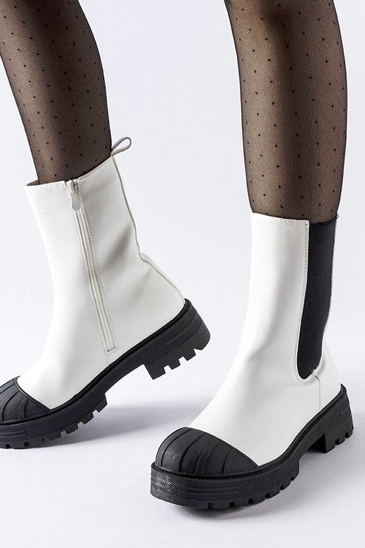 Weiße klassische Winterstiefel,...