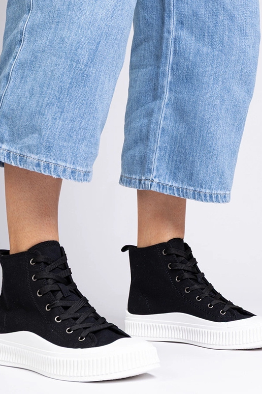 Schwarze hohe Schuhe auf Plattform,...