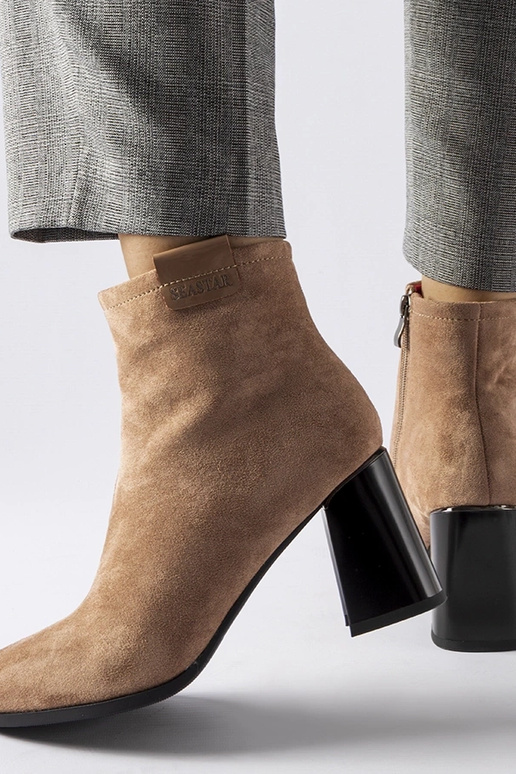 Beige elegante enkellaarsjes met hak,...