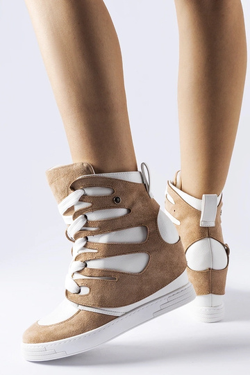 Hvide og beige wedge...