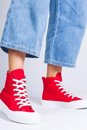 Rode schoenen boven de... 2