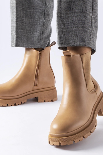 Beige isolerede klassiske...