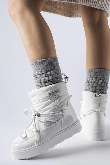 Bottes de neige blanches... 2