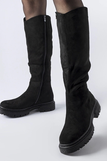 Bottes plates isolées...