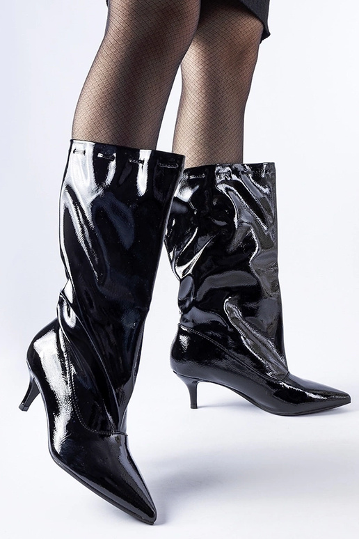 Schwarze Stiefel mit niedrigem...