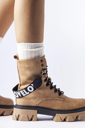 Bottines sable avec une...