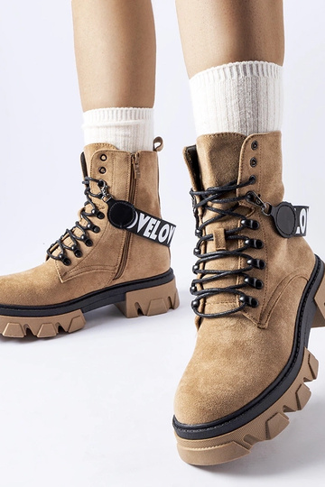 Bottines sable avec une... 2