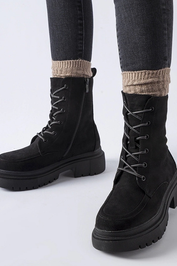 Schwarze Arbeiterstiefel... 2