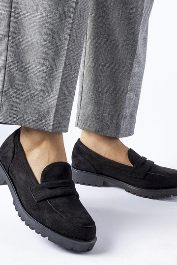Zwarte klassieke schoenen van kunstsuede Ticengo