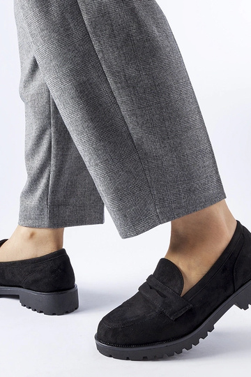 Zwarte klassieke schoenen van kunstsuede Ticengo 2