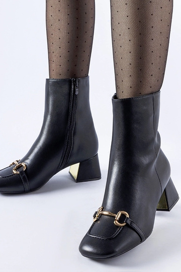 Sorte ankelstøvler med...