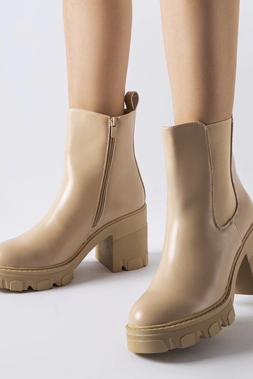 Bottines beiges rembourrées...