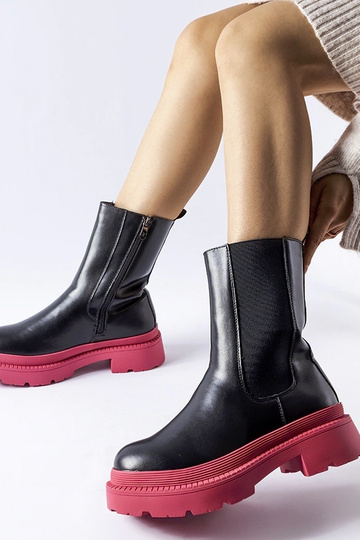 Bottines noires à semelles...