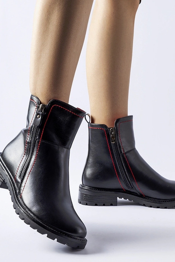 Bottines noires avec fil...