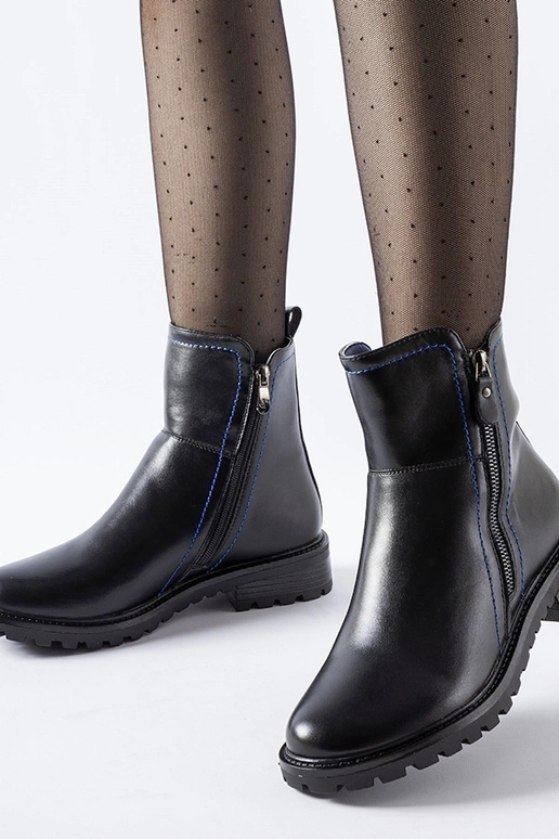 Zwarte laarzen met decoratieve blauwe...