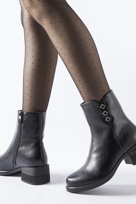 Schwarze gefütterte Stiefeletten mit...