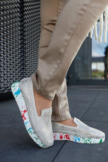 Beige veterschoenen op gekleurde sleehak Santina