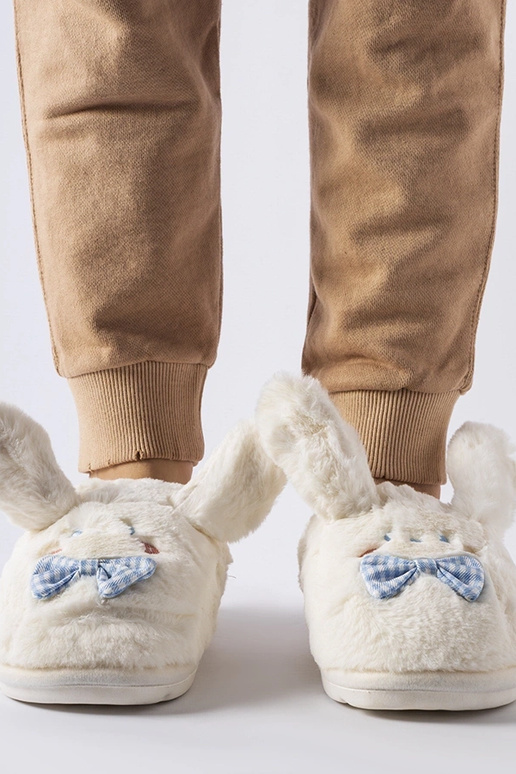 Chaussons blancs avec oreilles et...