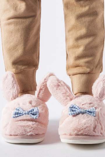 Chaussons roses avec...