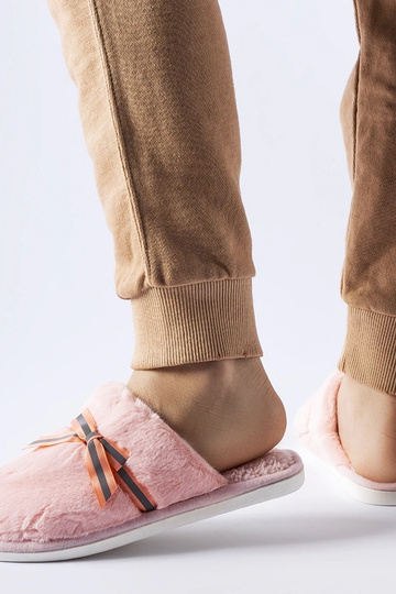 Chaussons chauds roses avec... 2