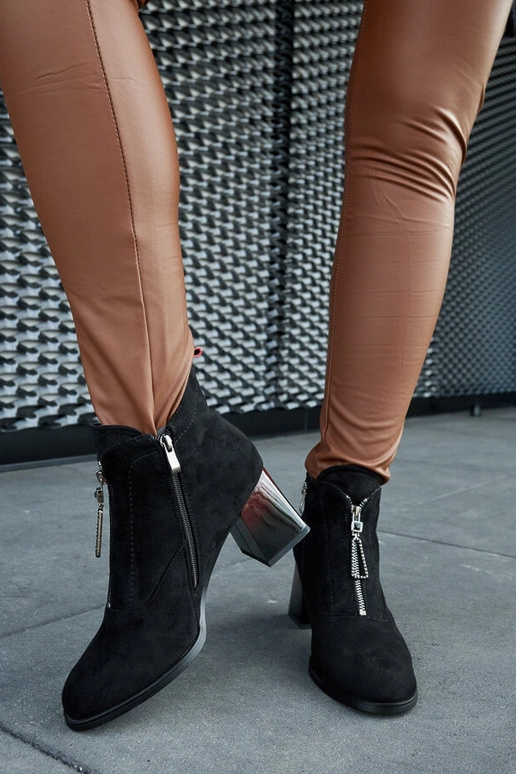 Schwarze Lackleder-Stiefeletten von...