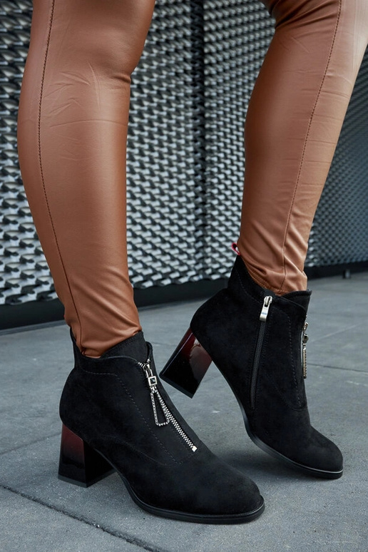 Sorte ankelstøvler i lak fra Gianleone