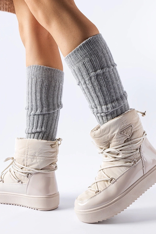 Beige lackierte Schneestiefel mit...
