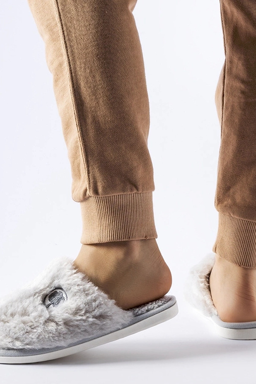 Chaussons chauds gris avec patch Alessio